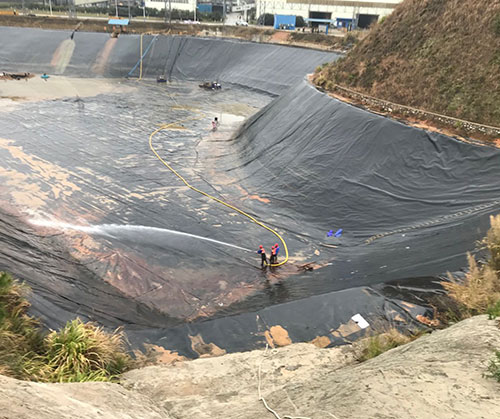 弋阳废水池清理
